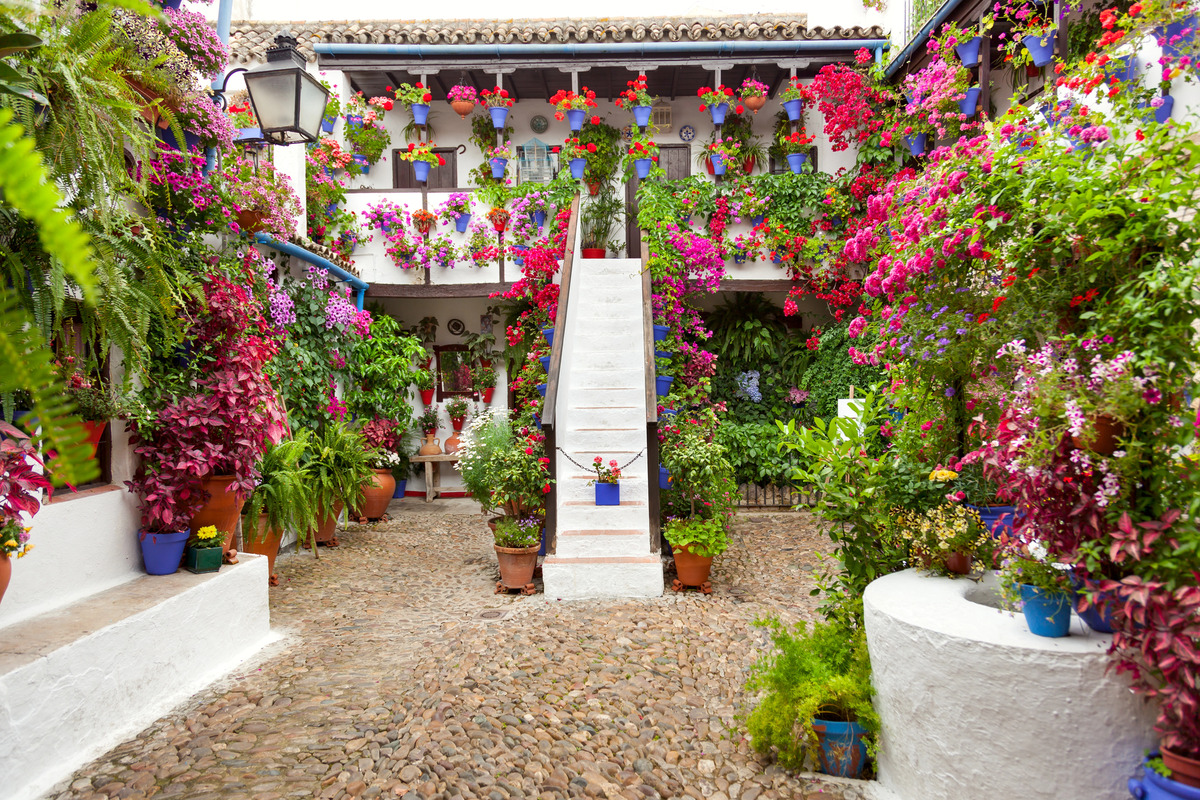 Patios de Córdoba. Foto por Depositphotos.