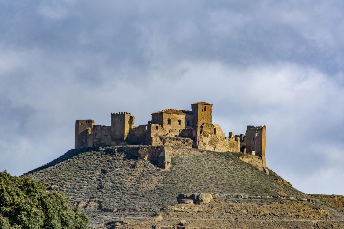 Castillo de Montearagón. Foto por Depositphotos.