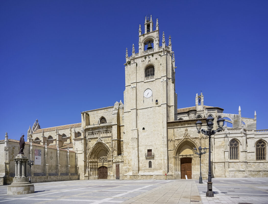 Catedral de Palencia. Foto por Depositphotos. 