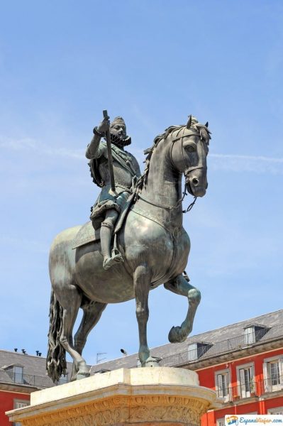 estatua felipe III plaza mayor madrid