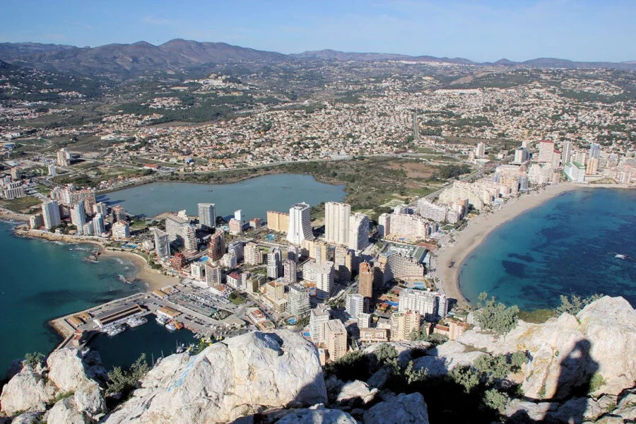 ▷ LOS 10 PUEBLOS MÁS BONITOS DE ALICANTE + MAPA Calpe pueblos de Alicante