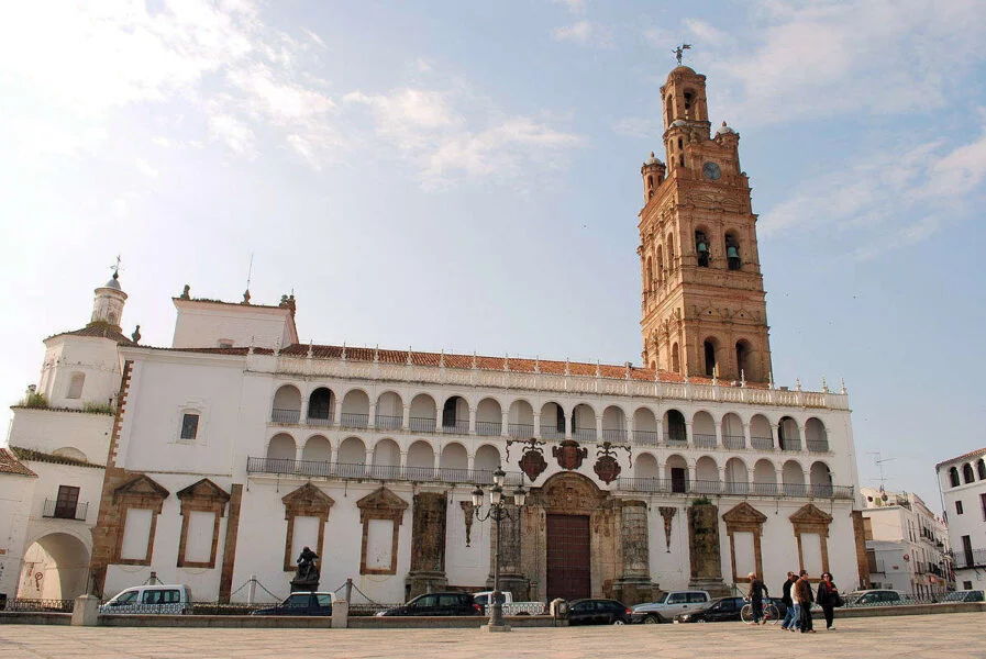 ▷ LOS 10 PUEBLOS MÁS BONITOS DE BADAJOZ + MAPA PUEBLOS DE BAJADOZ-Llerena