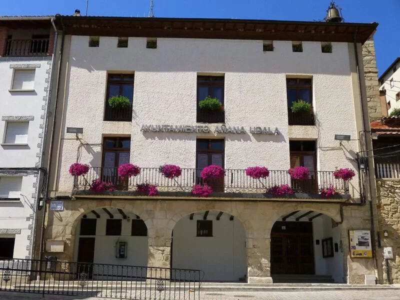 ▷ SALINAS DE AÑANA » Qué Ver y Hacer. Pueblo formidable Ayuntamiento de Salinas de Añana