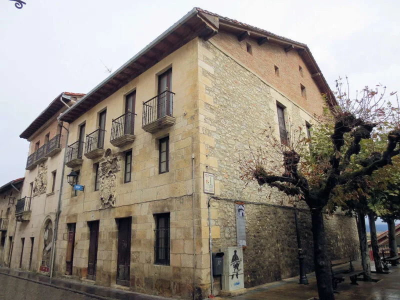 ▷ SALVATIERRA » Qué Ver y Hacer. Parajes extraordinarios Calle Mayor de Salvatierra