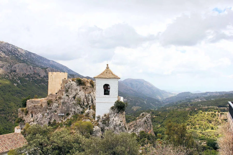 ▷ GUADALEST » Qué Ver y Hacer en esta villa medieval Castillo de la Alcozaiba en Guadalest