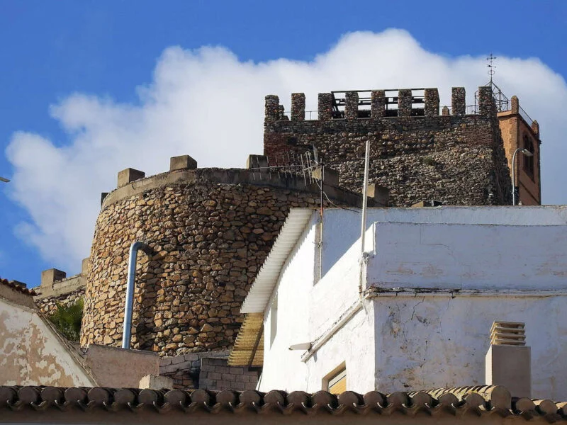 ▷ SERÓN » Descubre qué Ver y Hacer, un pueblo cautivante Lateral del Castillo de Serón