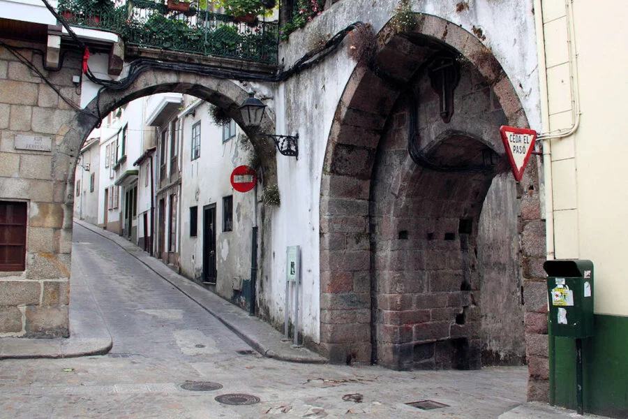 ▷ BETANZOS » Descubre Qué ver y Hacer, anímate a conocerlo Murallas de Betanzos
