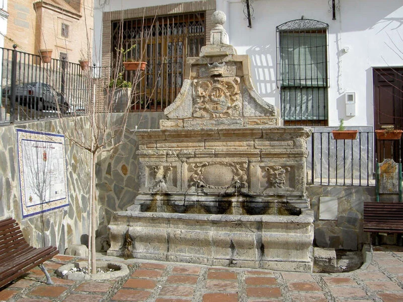 ▷ LAUJAR DE ANDARAX » Descubre Qué Ver y Hacer Pilar de la Plaza de Laujar de Andarax