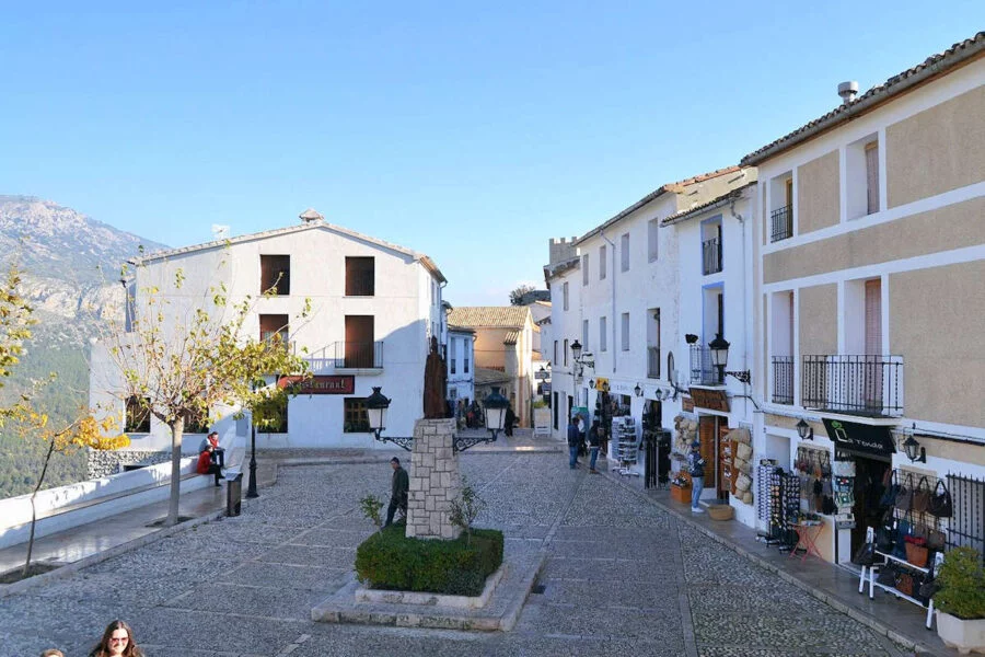 ▷ GUADALEST » Qué Ver y Hacer en esta villa medieval Plaza de Sant Gregori-Guadalest