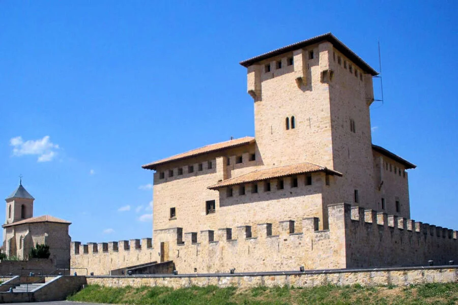 ▷ VALDEGOVÍA » Descubre Qué Ver y Hacer. Un viaje mágico Torre Palacio de los Varona en Valdegovía