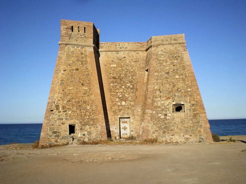 ▷ MOJÁCAR » Qué Ver y Hacer, tienes costa y montaña Torre de Macenas-Mojácar