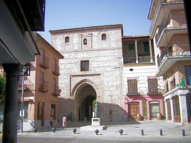 ▷ ARÉVALO » Qué Ver y Hacer en este pueblo mudéjar Arco de Alcocer-Arévalo