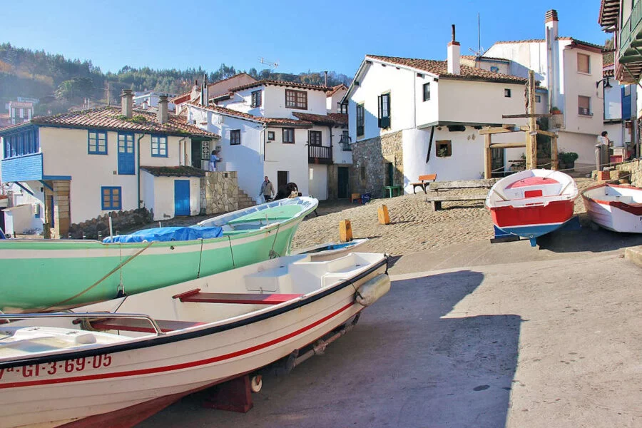 ▷ TAZONES » Qué ver y hacer, un atractivo rincón costero Barrio de San Roque en Tazones