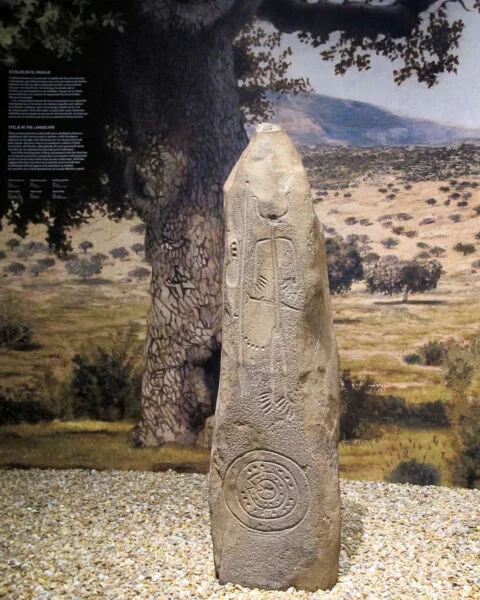 ▷ MAGACELA » Qué ver y hacer. Pueblo de leyendas Estela decorada-Magacela