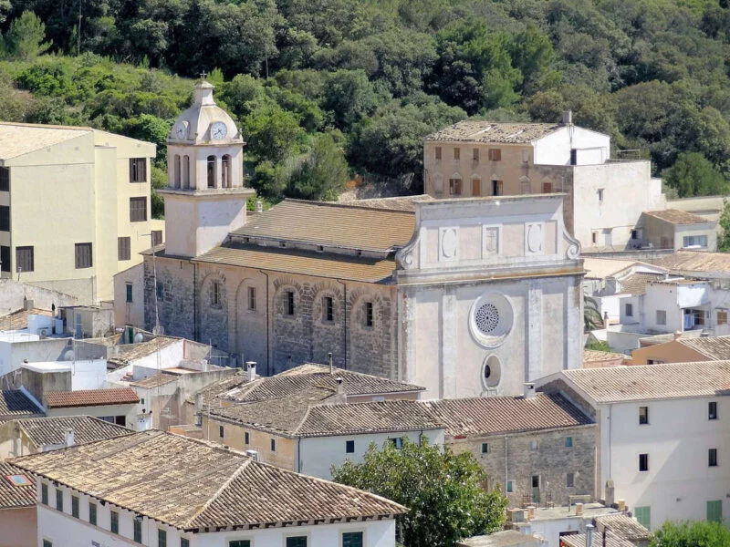 ▷ CAPDEPERA » Descubre qué ver y hacer en este bello pueblo Iglesia de San Bartolomé de Capdepera