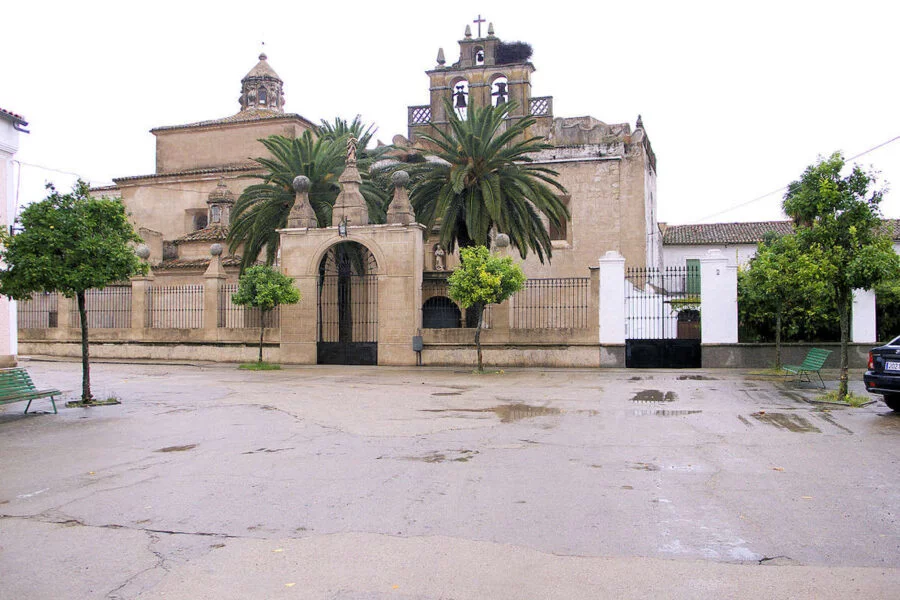 ▷ ALBURQUERQUE » Qué ver y hacer, un viaje al medioevo Iglesia de San Francisco en Alburquerque