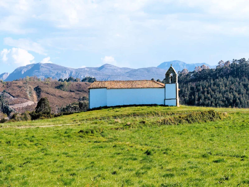 ▷ LLANES » Descubre qué ver y hacer, trayecto de película Llanes-Picos de Europa