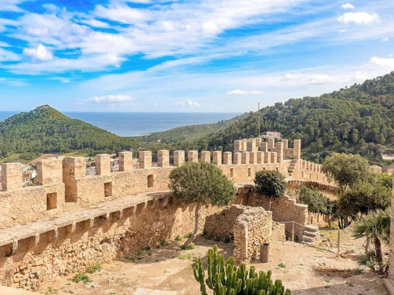 ▷ CAPDEPERA » Descubre qué ver y hacer en este bello pueblo Murallas del Castillo de Capdepera