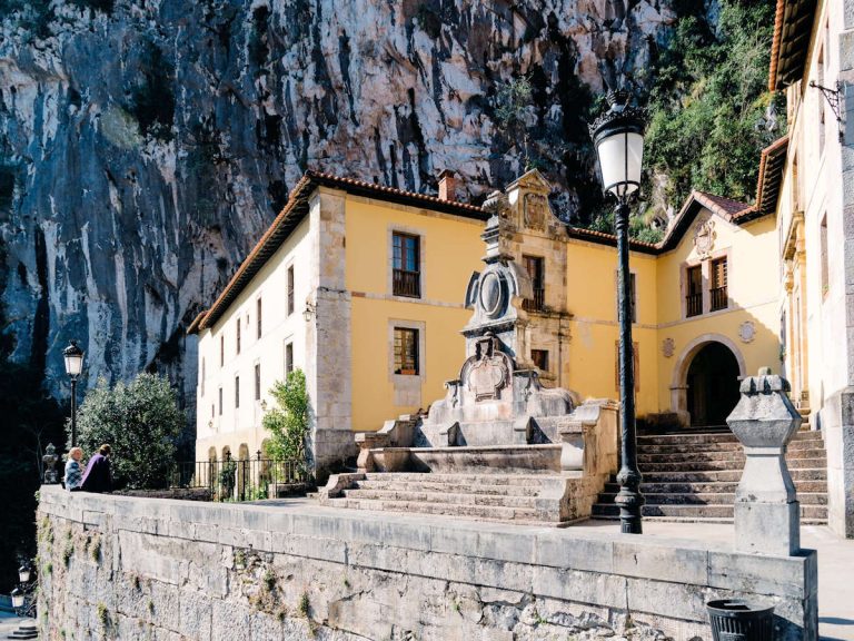 CANGAS DE ONÍS » Descubre Qué Ver y Hacer