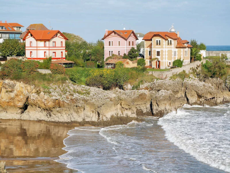 ▷ LLANES » Descubre qué ver y hacer, trayecto de película Visitar Llanes en Asturias