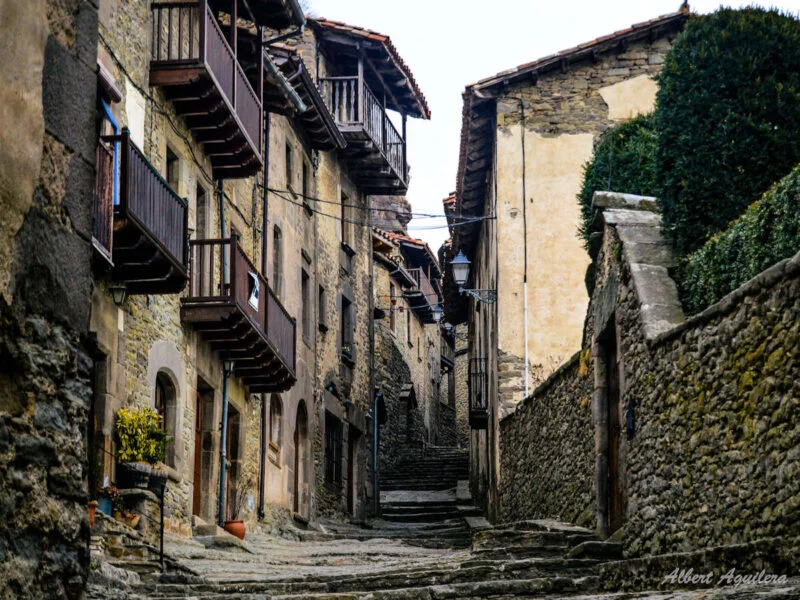 ▷ RUPIT I PRUIT » Qué ver y Hacer en este deslumbrante lugar Calles de Rupit i pruit