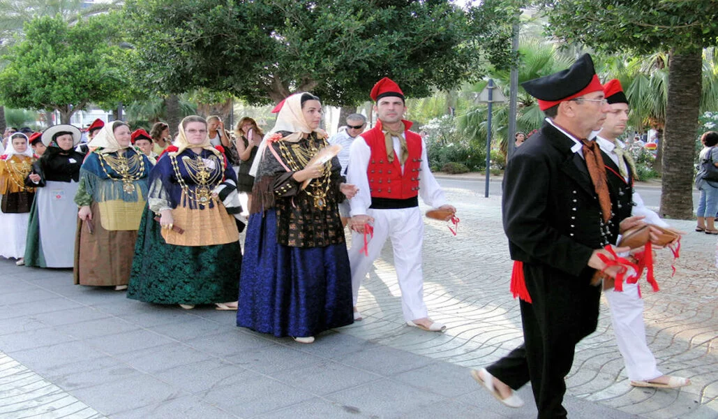 ▷ SAN ANTONIO » Descubre qué ver y hacer en este paraíso Festividades en San Antonio