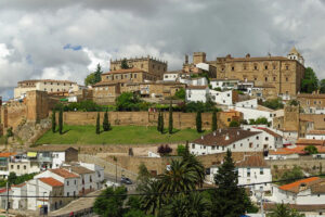 Cuacos de Yuste en Cáceres. Foto por Depositphotos.