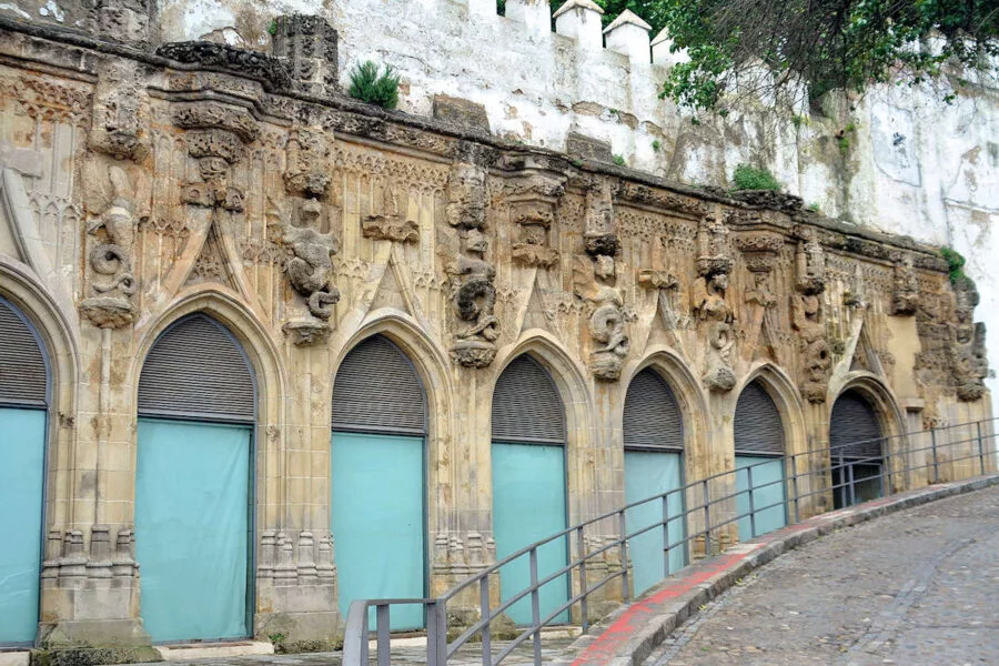 ▷ SANLÚCAR DE BARRAMEDA » Descubre Qué ver y Hacer Las Covachas de Sanlúcar de Barrameda