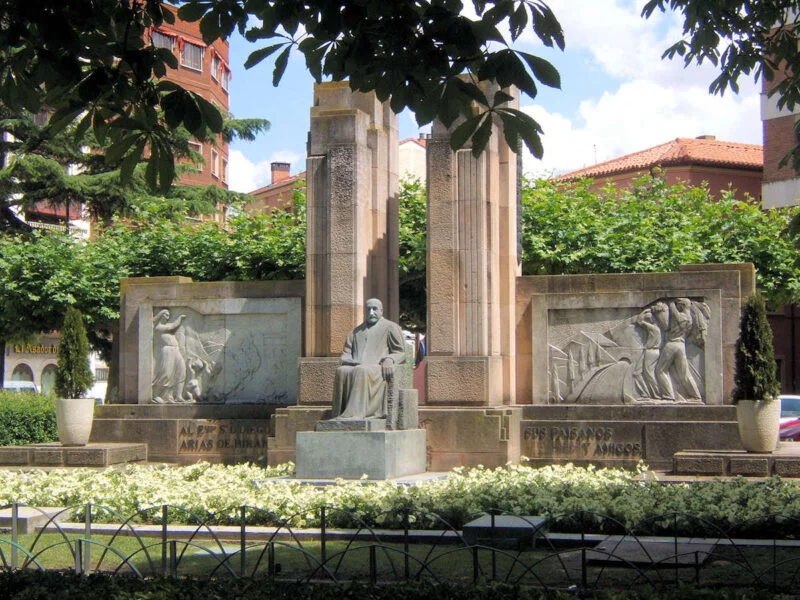▷ ARANDA DE DUERO » Descubre Qué ver y hacer Monumento a Diego Arias