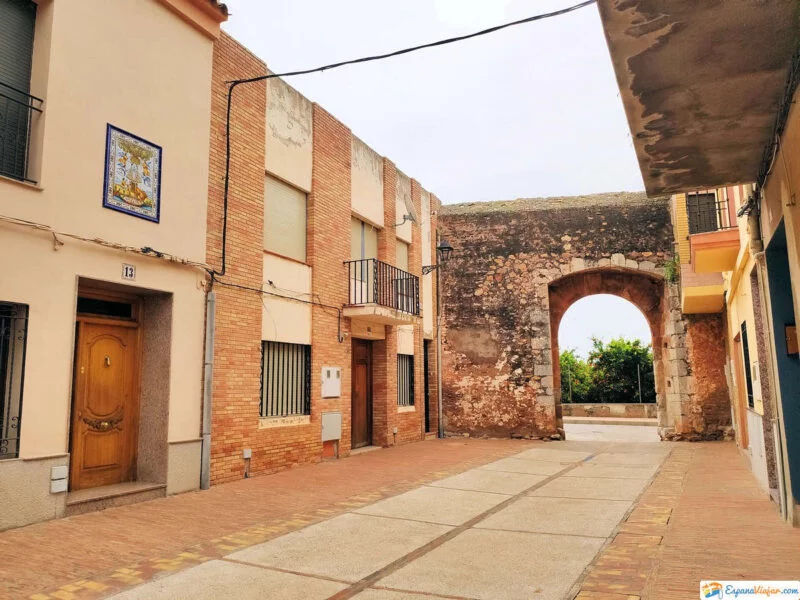 ▷ MASCARELL » Qué ver y hacer en este pueblo amurallado Una de las entradas de la Muralla