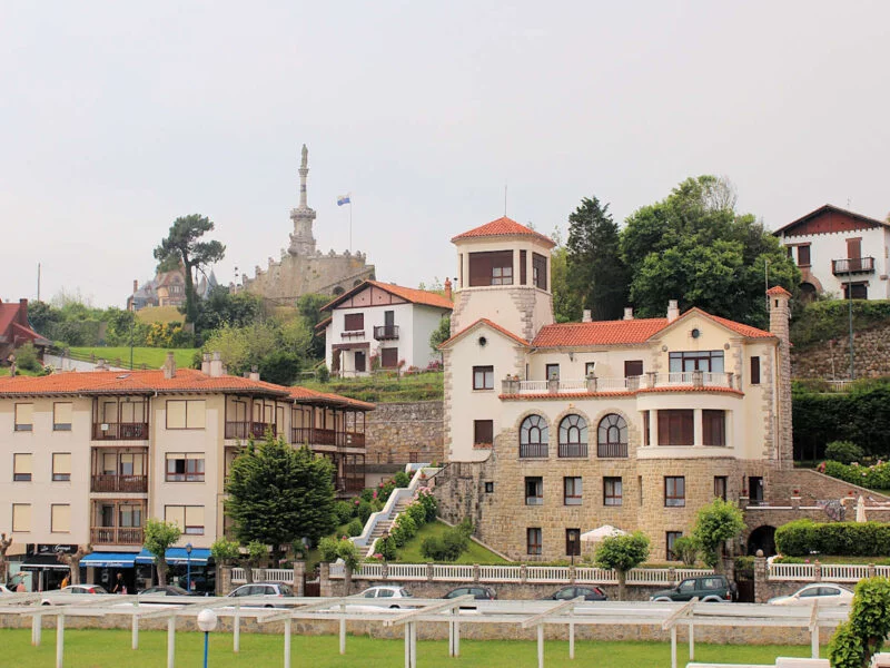 ▷ COMILLAS » Qué ver y hacer en el pueblo emblemático Visita Comillas en Cantabria