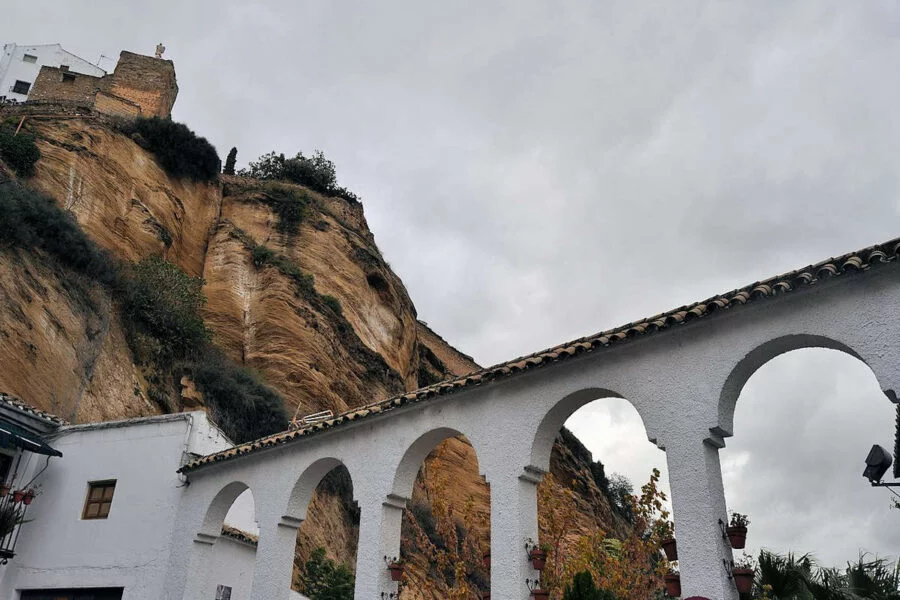 ▷ IZNÁJAR » Qué ver y hacer en este pueblo cordobés Arcos en Iznájar