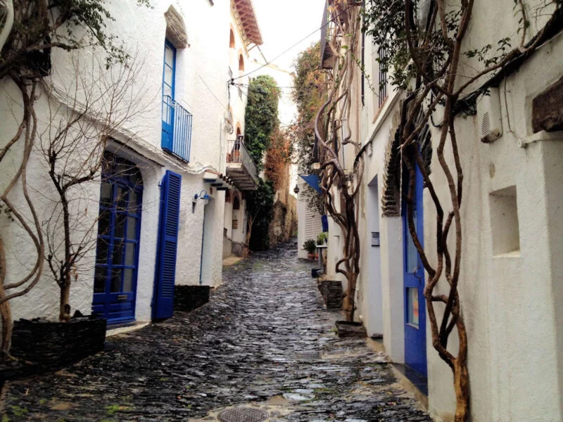 ▷ CADAQUÉS » Qué ver y Hacer en este pueblo costero Calles de Cadaqués