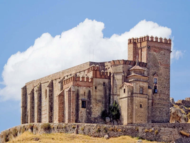 ▷ ARACENA » Qué ver y hacer en este pintoresco pueblo Castillo de Aracena