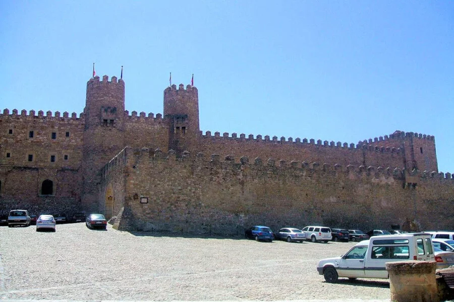 ▷ SIGÜENZA » Qué ver y hacer. Patrimonio histórico Castillo y Parador de Sigüenza