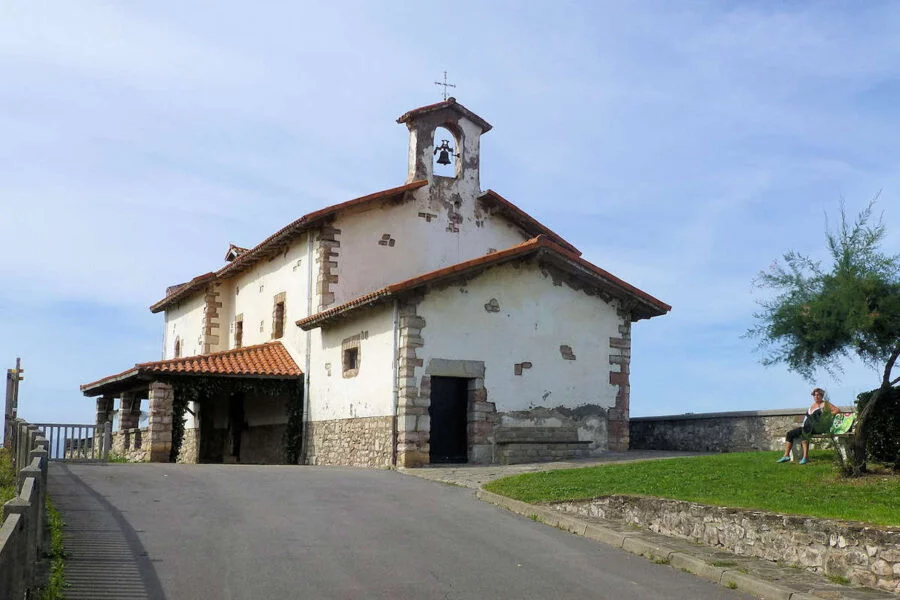 ▷ ZUMAIA » Qué ver y hacer en esta fascinante villa costera Ermita de San Telmo