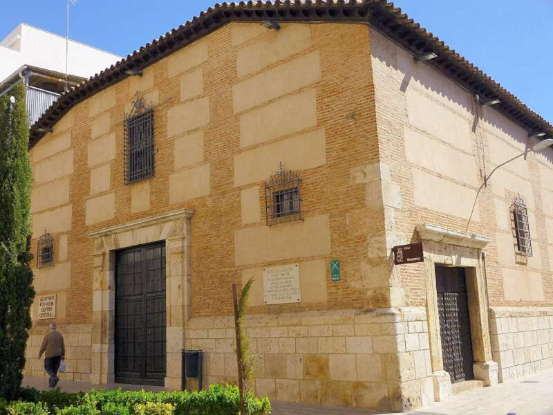▷ VALDEPEÑAS » Qué ver y hacer en la ciudad del vino Ex Ermita de la Cruz