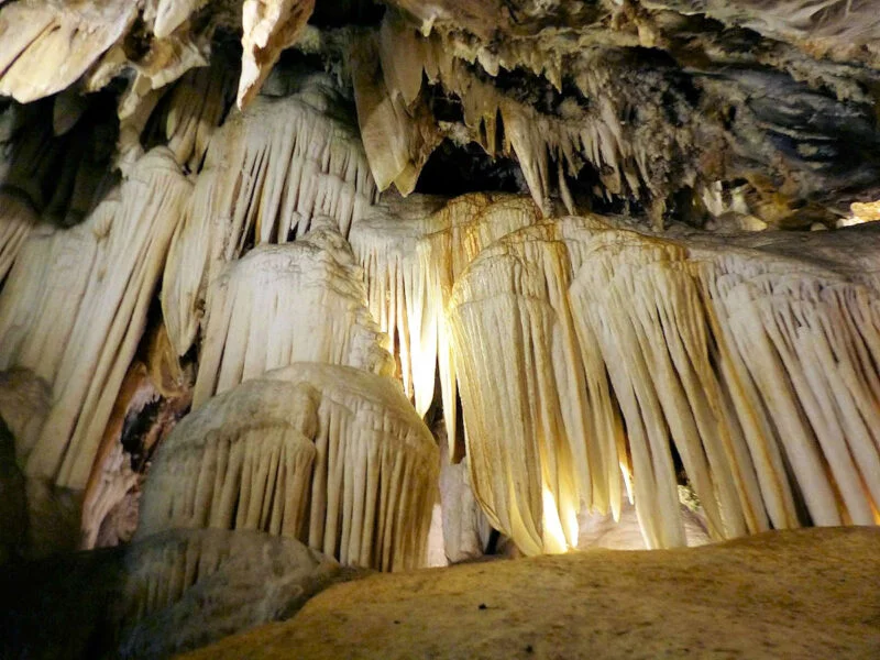 ▷ ARACENA » Qué ver y hacer en este pintoresco pueblo Gruta de las maravillas en Aracena