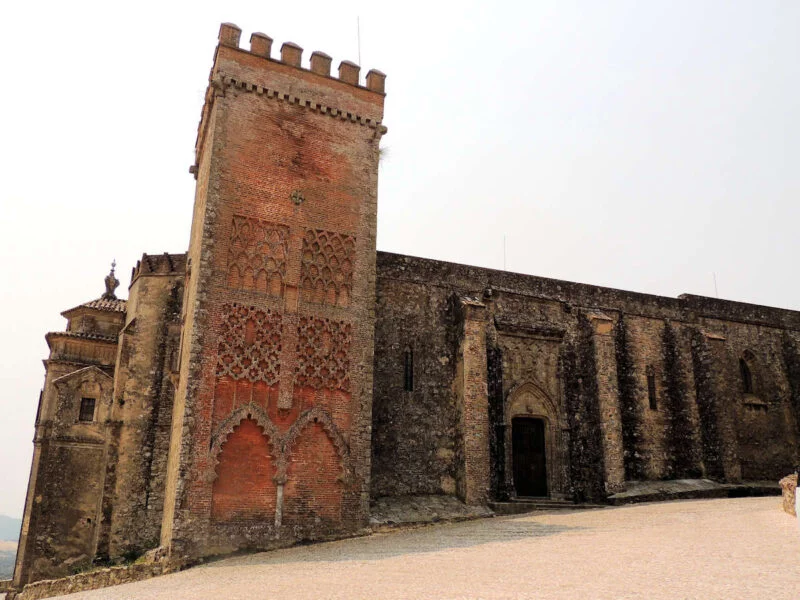 ▷ ARACENA » Qué ver y hacer en este pintoresco pueblo Iglesia Prioral de Nuestra Señora del Mayor Dolor