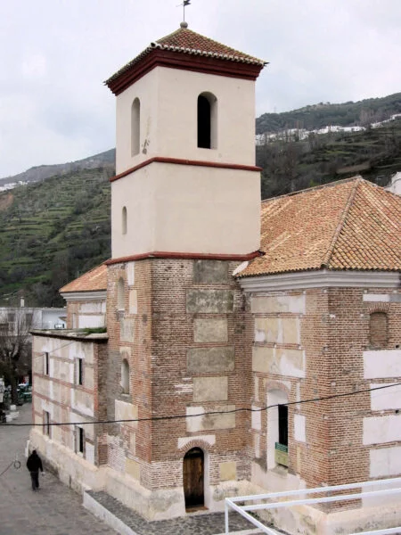 ▷ PAMPANEIRA » Qué ver y hacer en la comarca alpujarreña Iglesia de la Santa Cruz en Pampaneira