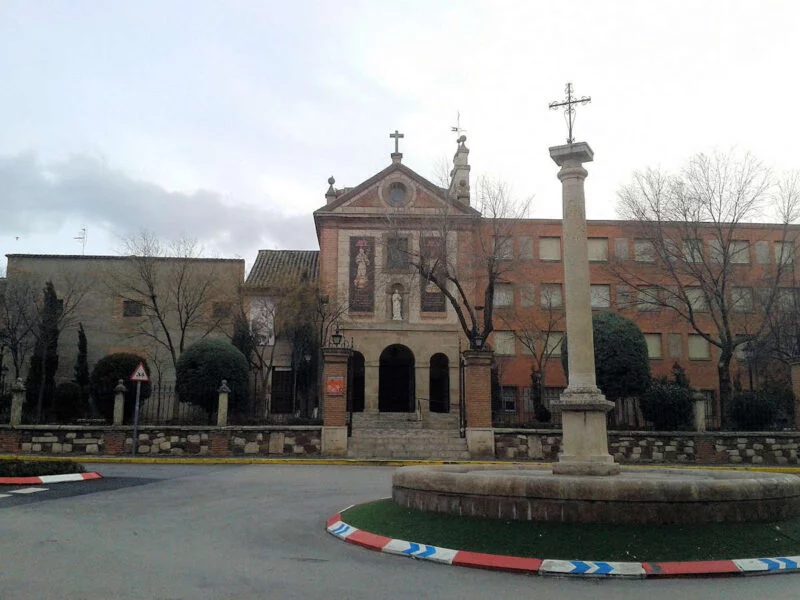▷ VALDEPEÑAS » Qué ver y hacer en la ciudad del vino Iglesia de los Trinitarios en Valdepeñas