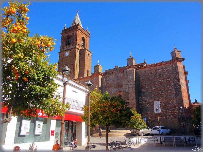 ▷ CORTEGANA » Qué ver y hacer en este pueblo serrano Iglesia del Divino Salvador