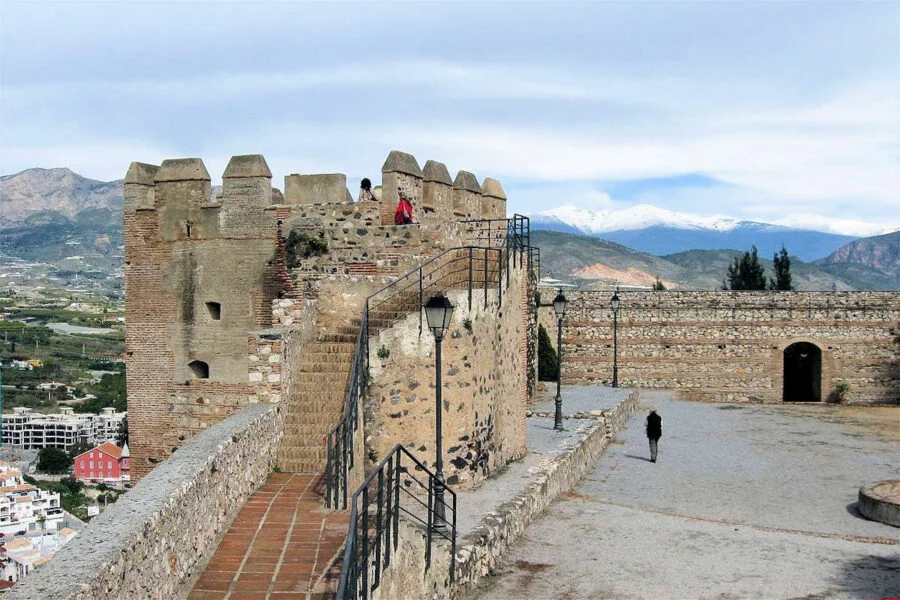▷ SALOBREÑA » Qué ver y hacer en este bello pueblo de costa Interior Castillo de Salobreña