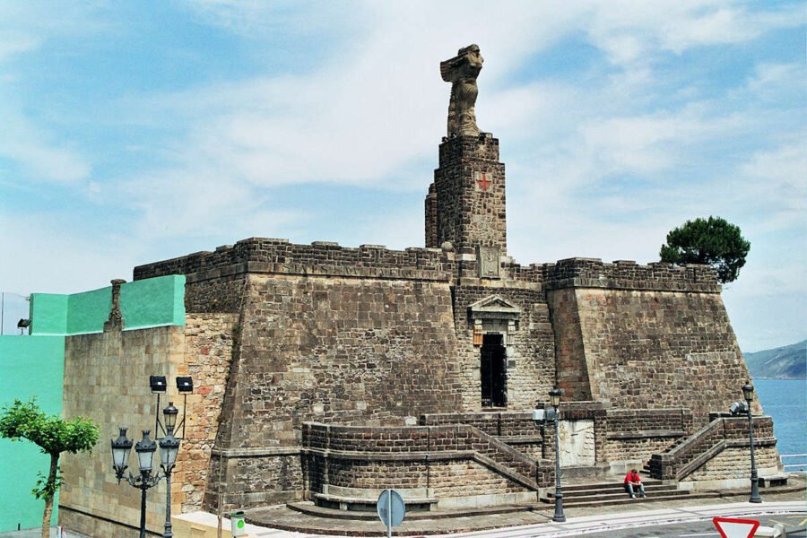 Monumento a Elcano