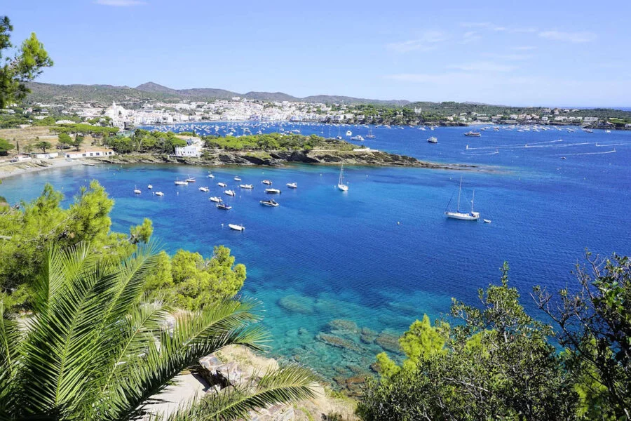 ▷ CADAQUÉS » Qué ver y Hacer en este pueblo costero Playas y Calas de Cadaqués