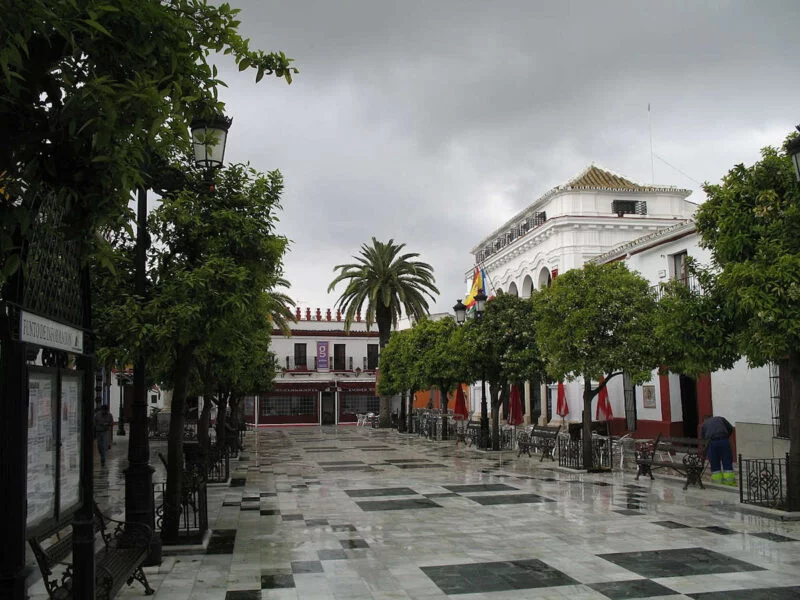 ▷ EL ROCÍO Y ALMONTE » Qué ver y hacer. Tierra andaluza Plaza de la Virgen de Almonte
