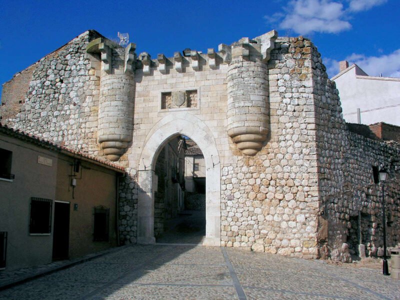 Puerta de Santa María en Hita