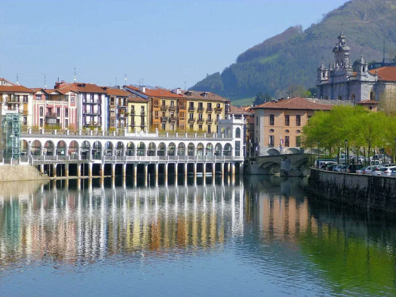 ▷ TOLOSA » Descubre qué ver y hacer en este bello pueblo Río Oria en Tolosa