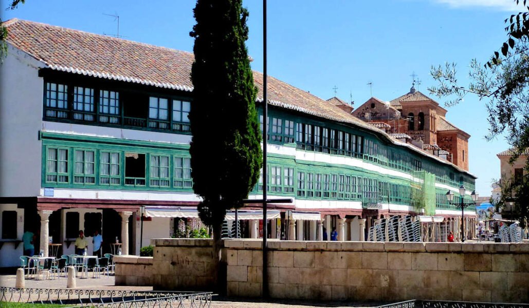 ▷ ALMAGRO » Qué ver y hacer. Histórico pueblo manchego Visita la Plaza Mayor de Almagro