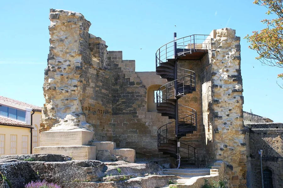 ▷ BRIONES » Qué ver y hacer en este pueblo medieval Castillo de Briones